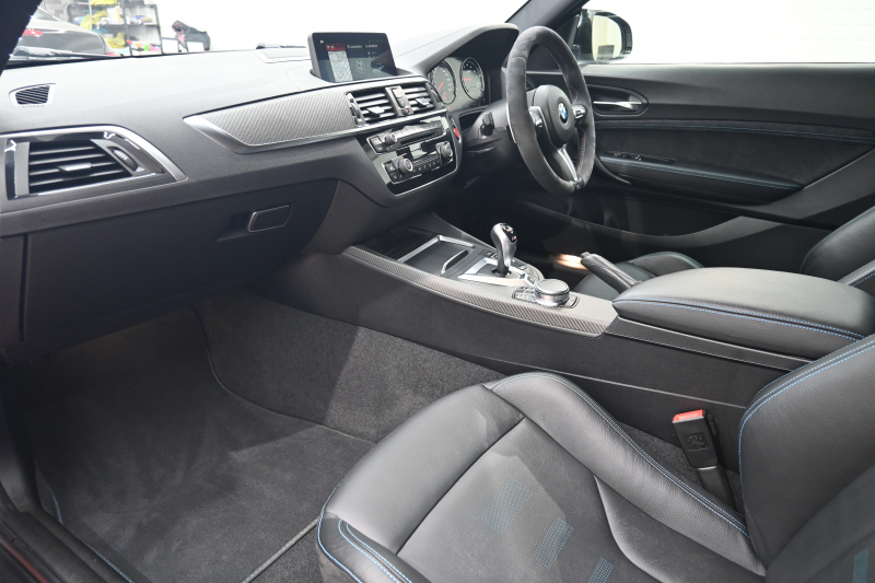 BMW Mシリーズ M2 ｺﾝﾍﾟﾃｨｼｮﾝ　正規D車 後期LCI ｺﾝﾌｫｰﾄA ｲﾝﾃﾘｼﾞｪﾝﾄS 黒革 純正iDriveﾅﾋﾞ 19ｲﾝﾁAW BILSTEIN車高調　2年保証付