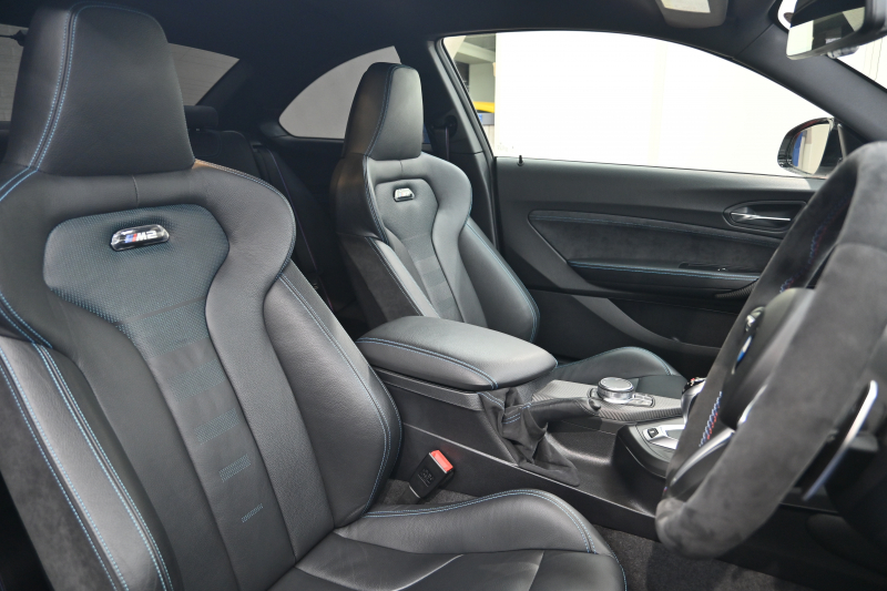 BMW Mシリーズ M2 ｺﾝﾍﾟﾃｨｼｮﾝ　正規D車 後期LCI ｺﾝﾌｫｰﾄA ｲﾝﾃﾘｼﾞｪﾝﾄS 黒革 純正iDriveﾅﾋﾞ 19ｲﾝﾁAW BILSTEIN車高調　2年保証付