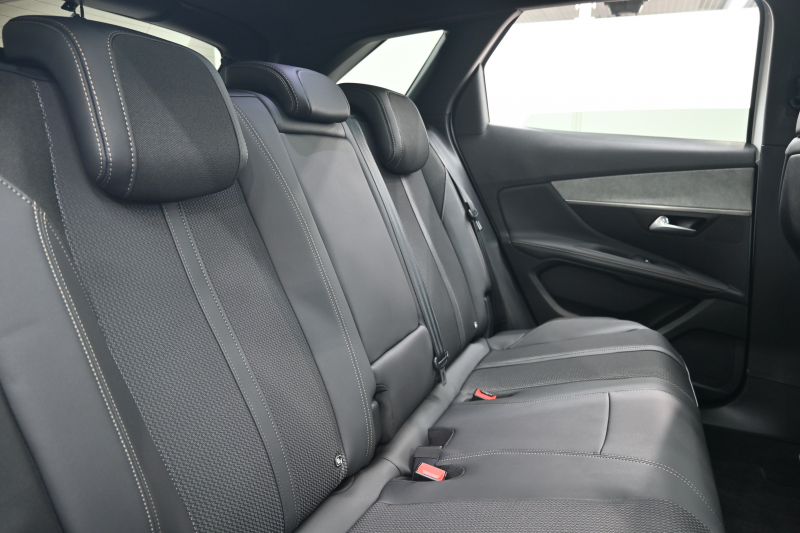 プジョー 3008 GT HYBRID 4　1ｵｰﾅｰ 後期ﾓﾃﾞﾙ ACC LKA ﾊｰﾌ革 ﾊﾟﾉﾗﾏR 純正ﾅﾋﾞTV ﾘｱﾓﾆﾀｰ CarPlay ﾊﾟﾉﾗﾏﾋﾞｭｰｶﾒﾗ 前後ｺｰﾅｰｾﾝｻｰ 純正18ｲﾝﾁAW LEDﾗｲﾄ　2年保証付