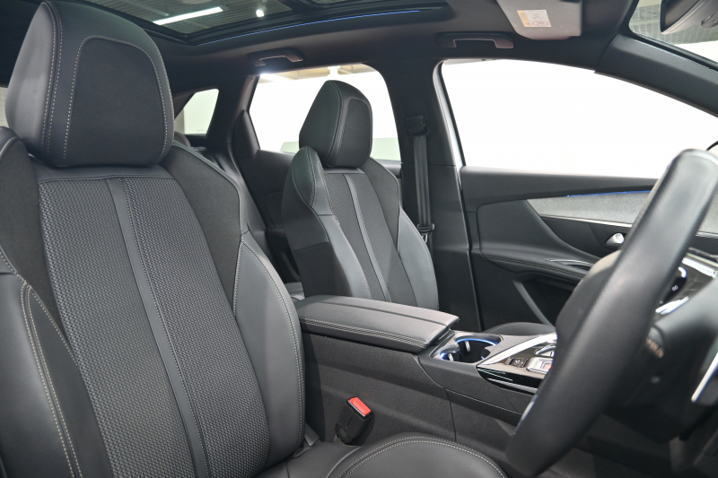 プジョー 3008 GT HYBRID 4　1ｵｰﾅｰ 後期ﾓﾃﾞﾙ ACC LKA ﾊｰﾌ革 ﾊﾟﾉﾗﾏR 純正ﾅﾋﾞTV ﾘｱﾓﾆﾀｰ CarPlay ﾊﾟﾉﾗﾏﾋﾞｭｰｶﾒﾗ 前後ｺｰﾅｰｾﾝｻｰ 純正18ｲﾝﾁAW LEDﾗｲﾄ　2年保証付