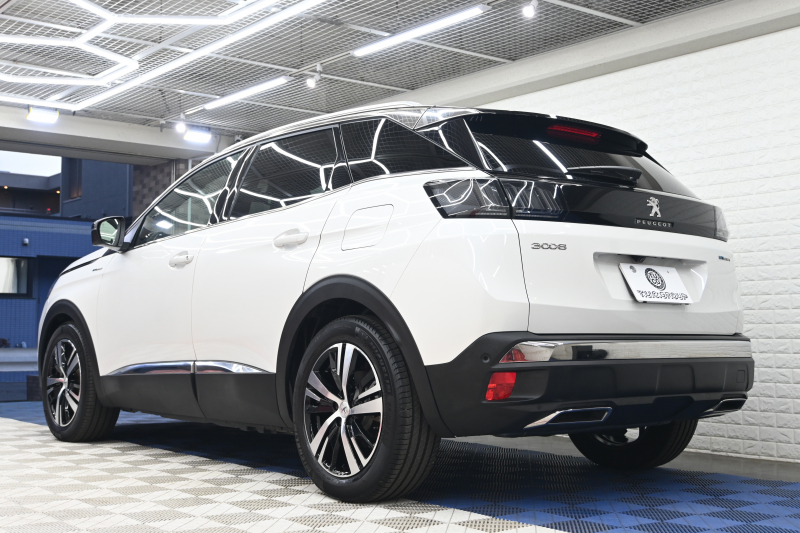 プジョー 3008 GT HYBRID 4　1ｵｰﾅｰ 後期ﾓﾃﾞﾙ ACC LKA ﾊｰﾌ革 ﾊﾟﾉﾗﾏR 純正ﾅﾋﾞTV ﾘｱﾓﾆﾀｰ CarPlay ﾊﾟﾉﾗﾏﾋﾞｭｰｶﾒﾗ 前後ｺｰﾅｰｾﾝｻｰ 純正18ｲﾝﾁAW LEDﾗｲﾄ　2年保証付