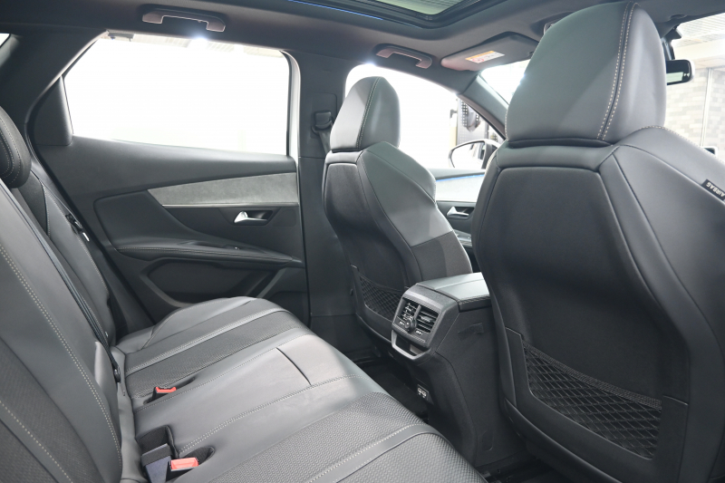 プジョー 3008 GT HYBRID 4　1ｵｰﾅｰ 後期ﾓﾃﾞﾙ ACC LKA ﾊｰﾌ革 ﾊﾟﾉﾗﾏR 純正ﾅﾋﾞTV ﾘｱﾓﾆﾀｰ CarPlay ﾊﾟﾉﾗﾏﾋﾞｭｰｶﾒﾗ 前後ｺｰﾅｰｾﾝｻｰ 純正18ｲﾝﾁAW LEDﾗｲﾄ　2年保証付