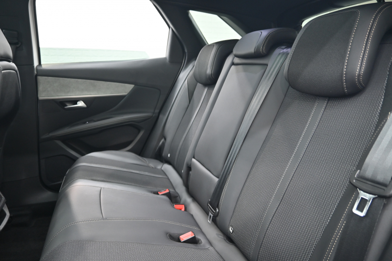 プジョー 3008 GT HYBRID 4　1ｵｰﾅｰ 後期ﾓﾃﾞﾙ ACC LKA ﾊｰﾌ革 ﾊﾟﾉﾗﾏR 純正ﾅﾋﾞTV ﾘｱﾓﾆﾀｰ CarPlay ﾊﾟﾉﾗﾏﾋﾞｭｰｶﾒﾗ 前後ｺｰﾅｰｾﾝｻｰ 純正18ｲﾝﾁAW LEDﾗｲﾄ　2年保証付