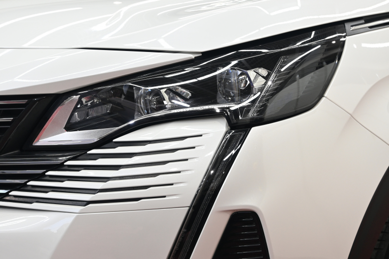 プジョー 3008 GT HYBRID 4　1ｵｰﾅｰ 後期ﾓﾃﾞﾙ ACC LKA ﾊｰﾌ革 ﾊﾟﾉﾗﾏR 純正ﾅﾋﾞTV ﾘｱﾓﾆﾀｰ CarPlay ﾊﾟﾉﾗﾏﾋﾞｭｰｶﾒﾗ 前後ｺｰﾅｰｾﾝｻｰ 純正18ｲﾝﾁAW LEDﾗｲﾄ　2年保証付