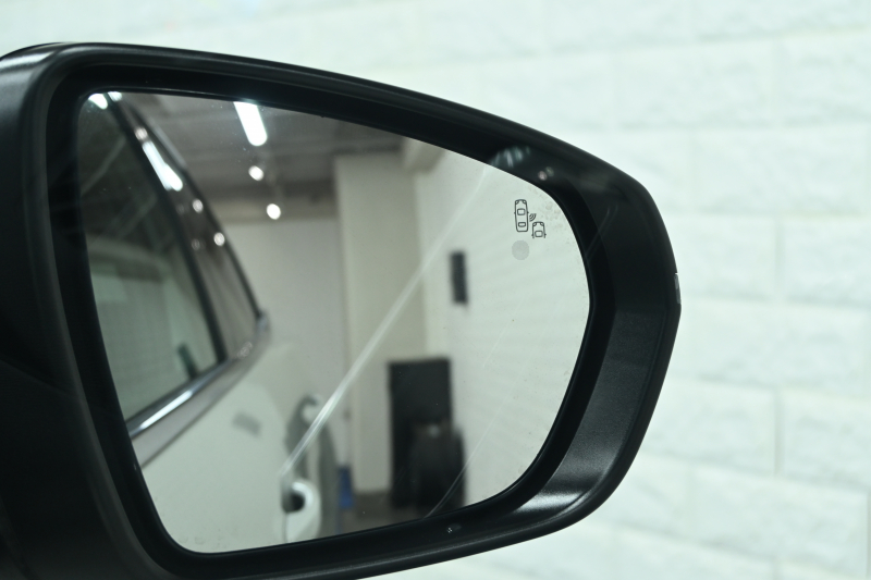 プジョー 3008 GT HYBRID 4　1ｵｰﾅｰ 後期ﾓﾃﾞﾙ ACC LKA ﾊｰﾌ革 ﾊﾟﾉﾗﾏR 純正ﾅﾋﾞTV ﾘｱﾓﾆﾀｰ CarPlay ﾊﾟﾉﾗﾏﾋﾞｭｰｶﾒﾗ 前後ｺｰﾅｰｾﾝｻｰ 純正18ｲﾝﾁAW LEDﾗｲﾄ　2年保証付