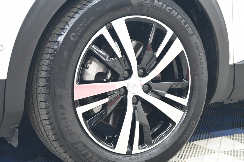 プジョー 3008 GT HYBRID 4　1ｵｰﾅｰ 後期ﾓﾃﾞﾙ ACC LKA ﾊｰﾌ革 ﾊﾟﾉﾗﾏR 純正ﾅﾋﾞTV ﾘｱﾓﾆﾀｰ CarPlay ﾊﾟﾉﾗﾏﾋﾞｭｰｶﾒﾗ 前後ｺｰﾅｰｾﾝｻｰ 純正18ｲﾝﾁAW LEDﾗｲﾄ　2年保証付