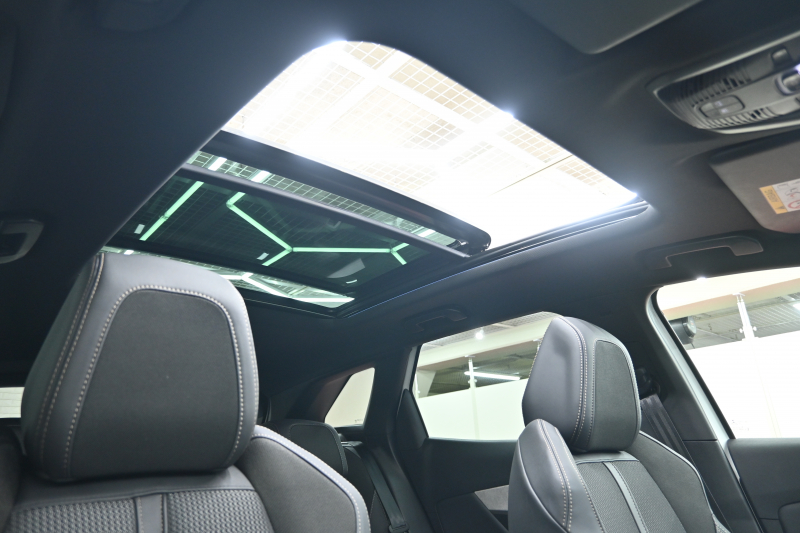 プジョー 3008 GT HYBRID 4　1ｵｰﾅｰ 後期ﾓﾃﾞﾙ ACC LKA ﾊｰﾌ革 ﾊﾟﾉﾗﾏR 純正ﾅﾋﾞTV ﾘｱﾓﾆﾀｰ CarPlay ﾊﾟﾉﾗﾏﾋﾞｭｰｶﾒﾗ 前後ｺｰﾅｰｾﾝｻｰ 純正18ｲﾝﾁAW LEDﾗｲﾄ　2年保証付