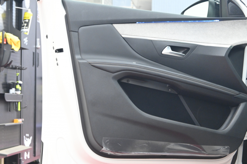 プジョー 3008 GT HYBRID 4　1ｵｰﾅｰ 後期ﾓﾃﾞﾙ ACC LKA ﾊｰﾌ革 ﾊﾟﾉﾗﾏR 純正ﾅﾋﾞTV ﾘｱﾓﾆﾀｰ CarPlay ﾊﾟﾉﾗﾏﾋﾞｭｰｶﾒﾗ 前後ｺｰﾅｰｾﾝｻｰ 純正18ｲﾝﾁAW LEDﾗｲﾄ　2年保証付