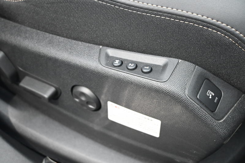 プジョー 3008 GT HYBRID 4　1ｵｰﾅｰ 後期ﾓﾃﾞﾙ ACC LKA ﾊｰﾌ革 ﾊﾟﾉﾗﾏR 純正ﾅﾋﾞTV ﾘｱﾓﾆﾀｰ CarPlay ﾊﾟﾉﾗﾏﾋﾞｭｰｶﾒﾗ 前後ｺｰﾅｰｾﾝｻｰ 純正18ｲﾝﾁAW LEDﾗｲﾄ　2年保証付