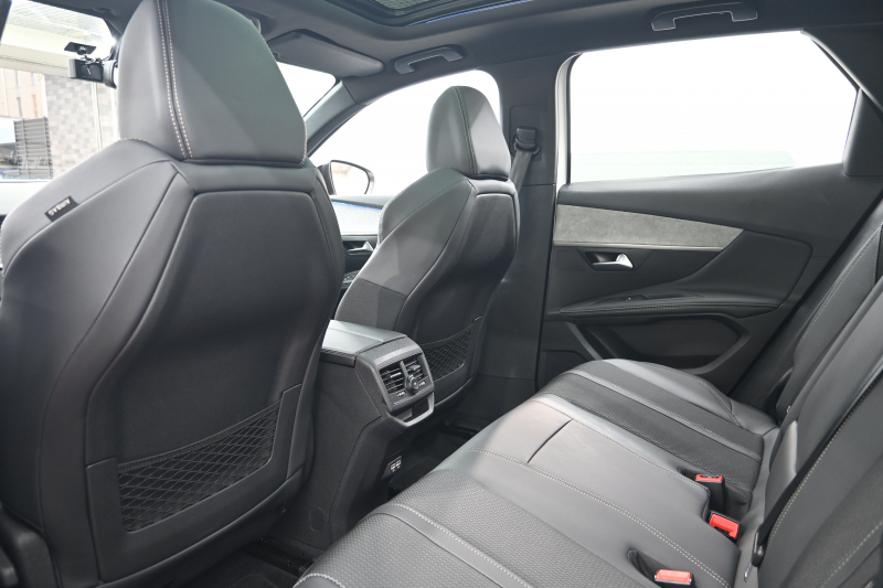 プジョー 3008 GT HYBRID 4　1ｵｰﾅｰ 後期ﾓﾃﾞﾙ ACC LKA ﾊｰﾌ革 ﾊﾟﾉﾗﾏR 純正ﾅﾋﾞTV ﾘｱﾓﾆﾀｰ CarPlay ﾊﾟﾉﾗﾏﾋﾞｭｰｶﾒﾗ 前後ｺｰﾅｰｾﾝｻｰ 純正18ｲﾝﾁAW LEDﾗｲﾄ　2年保証付