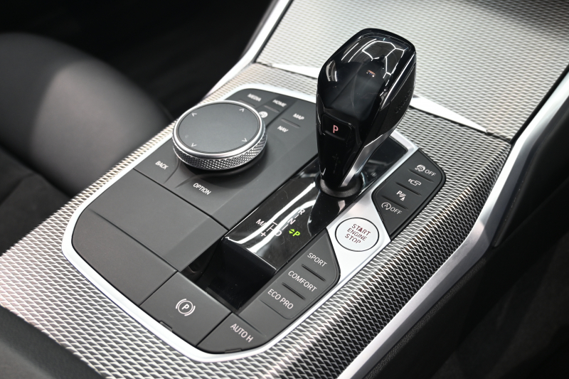 BMW 3シリーズ 320d XDrive MｽﾎﾟｰﾂPKG　ｲﾝﾃﾘS ACC LKA LCA ｽﾃｱﾘﾝｸﾞA ﾊｰﾌ革 純正ﾅﾋﾞ BTｵｰﾃﾞｨｵ&TEL 360ｶﾒﾗ Carplay Mｴｱﾛ&18ｲﾝﾁAW LED 2年保証付