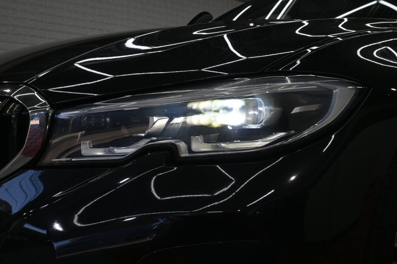 BMW 3シリーズ 320d XDrive MｽﾎﾟｰﾂPKG　ｲﾝﾃﾘS ACC LKA LCA ｽﾃｱﾘﾝｸﾞA ﾊｰﾌ革 純正ﾅﾋﾞ BTｵｰﾃﾞｨｵ&TEL 360ｶﾒﾗ Carplay Mｴｱﾛ&18ｲﾝﾁAW LED 2年保証付