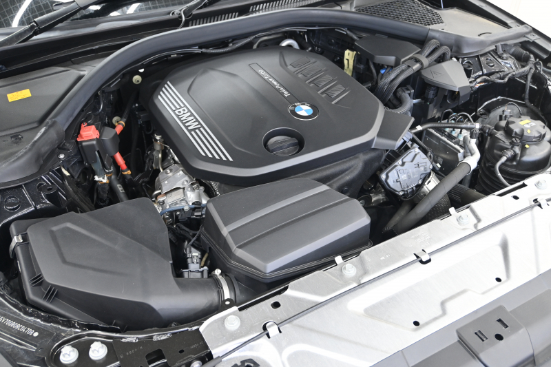 BMW 3シリーズ 320d XDrive MｽﾎﾟｰﾂPKG　ｲﾝﾃﾘS ACC LKA LCA ｽﾃｱﾘﾝｸﾞA ﾊｰﾌ革 純正ﾅﾋﾞ BTｵｰﾃﾞｨｵ&TEL 360ｶﾒﾗ Carplay Mｴｱﾛ&18ｲﾝﾁAW LED 2年保証付