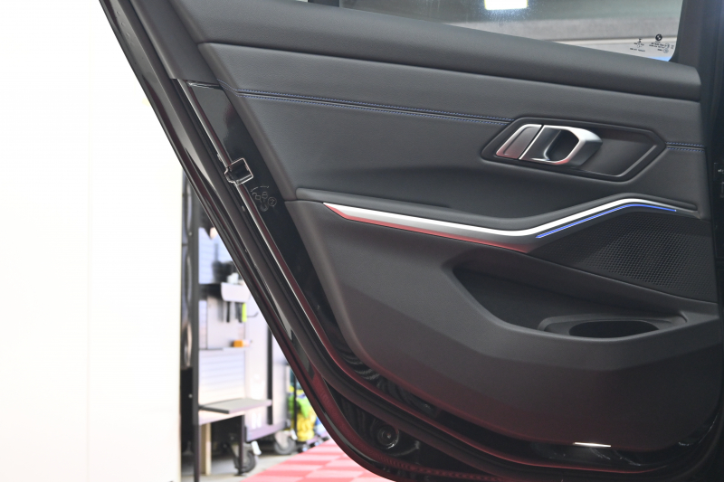 BMW 3シリーズ 320d XDrive MｽﾎﾟｰﾂPKG　ｲﾝﾃﾘS ACC LKA LCA ｽﾃｱﾘﾝｸﾞA ﾊｰﾌ革 純正ﾅﾋﾞ BTｵｰﾃﾞｨｵ&TEL 360ｶﾒﾗ Carplay Mｴｱﾛ&18ｲﾝﾁAW LED 2年保証付