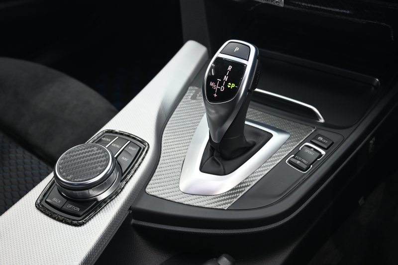 BMW 3シリーズ 320d ﾂｰﾘﾝｸﾞ Mｽﾎﾟｰﾂ　ACC ﾄﾞﾗｲﾋﾞﾝｸﾞｱｼｽﾄ LCW ｽﾎﾟｰﾂｼｰﾄ iDriveHDDﾅﾋﾞ BTｵｰﾃﾞｨｵ&TEL Bｶﾒﾗ 3Dﾃﾞｻﾞｲﾝ車高調&19ｲﾝﾁAW 柿本ﾏﾌﾗｰ LEDﾗｲﾄ　2年保証付