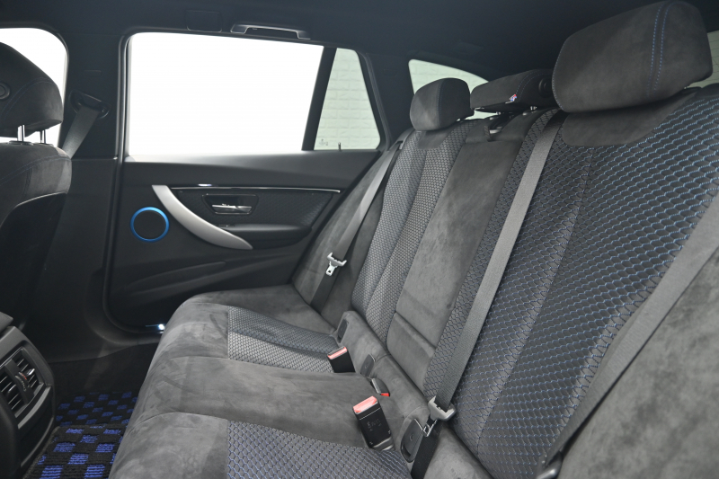 BMW 3シリーズ 320d ﾂｰﾘﾝｸﾞ Mｽﾎﾟｰﾂ　ACC ﾄﾞﾗｲﾋﾞﾝｸﾞｱｼｽﾄ LCW ｽﾎﾟｰﾂｼｰﾄ iDriveHDDﾅﾋﾞ BTｵｰﾃﾞｨｵ&TEL Bｶﾒﾗ 3Dﾃﾞｻﾞｲﾝ車高調&19ｲﾝﾁAW 柿本ﾏﾌﾗｰ LEDﾗｲﾄ　2年保証付