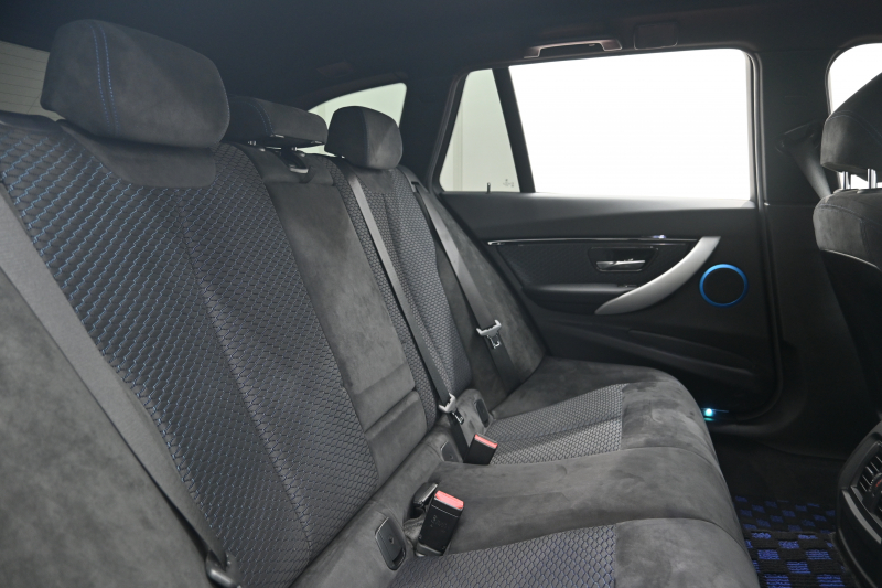 BMW 3シリーズ 320d ﾂｰﾘﾝｸﾞ Mｽﾎﾟｰﾂ　ACC ﾄﾞﾗｲﾋﾞﾝｸﾞｱｼｽﾄ LCW ｽﾎﾟｰﾂｼｰﾄ iDriveHDDﾅﾋﾞ BTｵｰﾃﾞｨｵ&TEL Bｶﾒﾗ 3Dﾃﾞｻﾞｲﾝ車高調&19ｲﾝﾁAW 柿本ﾏﾌﾗｰ LEDﾗｲﾄ　2年保証付