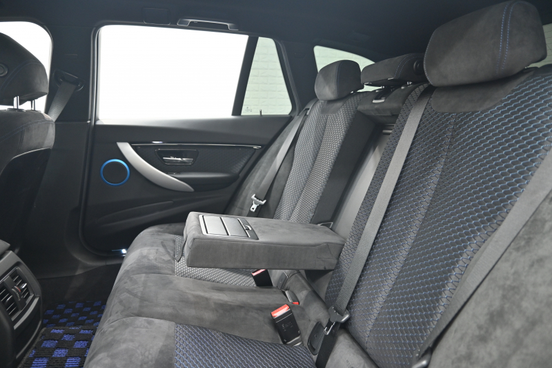 BMW 3シリーズ 320d ﾂｰﾘﾝｸﾞ Mｽﾎﾟｰﾂ　ACC ﾄﾞﾗｲﾋﾞﾝｸﾞｱｼｽﾄ LCW ｽﾎﾟｰﾂｼｰﾄ iDriveHDDﾅﾋﾞ BTｵｰﾃﾞｨｵ&TEL Bｶﾒﾗ 3Dﾃﾞｻﾞｲﾝ車高調&19ｲﾝﾁAW 柿本ﾏﾌﾗｰ LEDﾗｲﾄ　2年保証付