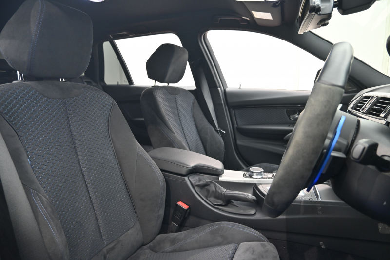 BMW 3シリーズ 320d ﾂｰﾘﾝｸﾞ Mｽﾎﾟｰﾂ　ACC ﾄﾞﾗｲﾋﾞﾝｸﾞｱｼｽﾄ LCW ｽﾎﾟｰﾂｼｰﾄ iDriveHDDﾅﾋﾞ BTｵｰﾃﾞｨｵ&TEL Bｶﾒﾗ 3Dﾃﾞｻﾞｲﾝ車高調&19ｲﾝﾁAW 柿本ﾏﾌﾗｰ LEDﾗｲﾄ　2年保証付