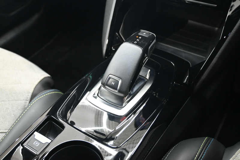 プジョー 208 GT　ACC LPA LKA BSM Pｽﾀ ECO ﾊｰﾌﾚｻﾞｰ 7ｲﾝﾁﾀｯﾁｽｸﾘｰﾝ CarPlay ﾅﾋﾞTV ﾌﾙｾｸﾞ Bｶﾒﾗ 17ｲﾝﾁAW ﾌﾙLEDﾗｲﾄ　2年保証付