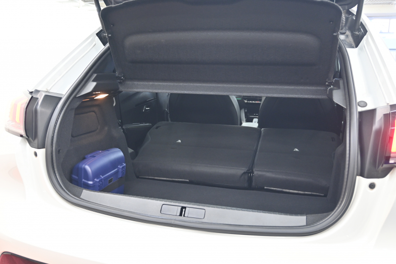 プジョー 208 GT　ACC LPA LKA BSM Pｽﾀ ECO ﾊｰﾌﾚｻﾞｰ 7ｲﾝﾁﾀｯﾁｽｸﾘｰﾝ CarPlay ﾅﾋﾞTV ﾌﾙｾｸﾞ Bｶﾒﾗ 17ｲﾝﾁAW ﾌﾙLEDﾗｲﾄ　2年保証付