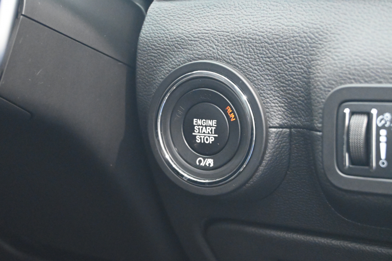 マセラティ ギブリ ｽｶﾃﾅｰﾄ ﾂｰﾘﾝｸﾞP　限定60台 中期ﾓﾃﾞﾙ Pｽﾀ 黒革 8.4ｲﾝﾁMTC+ ﾌﾙｾｸﾞ Carplay Bｶﾒﾗ 20ｲﾝﾁｳﾗｰﾉAW 専用ﾌﾟﾚｰﾄ ｼﾌﾄﾊﾟﾄﾞﾙ ﾋﾟｱﾉﾌﾞﾗｯｸｲﾝﾃﾘｱ　2年保証付