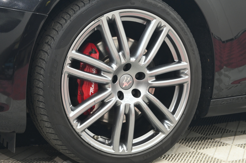 マセラティ ギブリ ｽｶﾃﾅｰﾄ ﾂｰﾘﾝｸﾞP　限定60台 中期ﾓﾃﾞﾙ Pｽﾀ 黒革 8.4ｲﾝﾁMTC+ ﾌﾙｾｸﾞ Carplay Bｶﾒﾗ 20ｲﾝﾁｳﾗｰﾉAW 専用ﾌﾟﾚｰﾄ ｼﾌﾄﾊﾟﾄﾞﾙ ﾋﾟｱﾉﾌﾞﾗｯｸｲﾝﾃﾘｱ　2年保証付