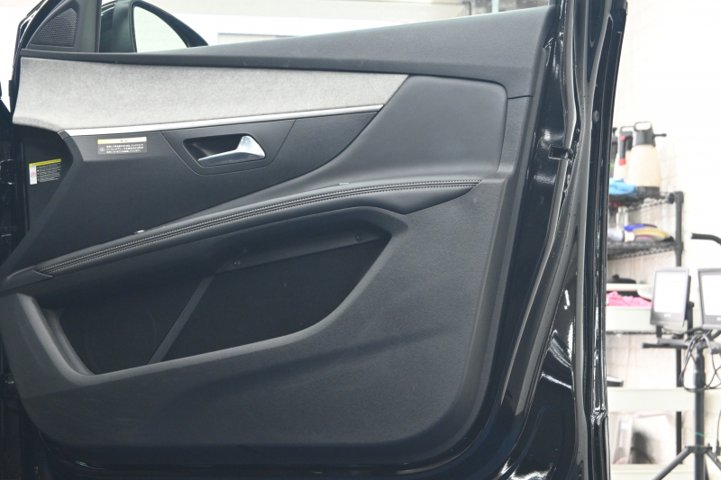 プジョー 3008 3008 GT ﾌﾞﾙｰHDi 　後期ﾓﾃﾞﾙ ACC LKA ﾊｰﾌ革 ﾊﾟﾉﾗﾏR 純正ﾅﾋﾞTV ﾘｱﾓﾆﾀｰ CarPlay Bｶﾒﾗ 前後ｺｰﾅｰｾﾝｻｰ 純正18ｲﾝﾁAW LEDﾗｲﾄ　新車保証継承可