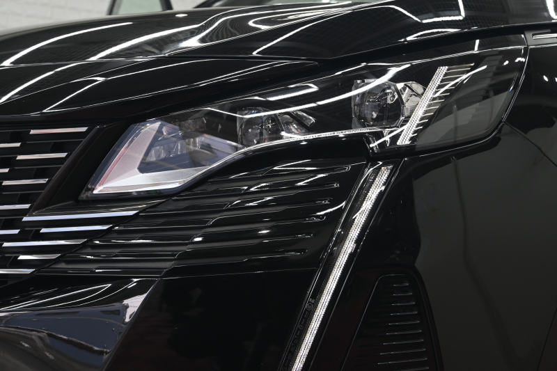 プジョー 3008 3008 GT ﾌﾞﾙｰHDi 　後期ﾓﾃﾞﾙ ACC LKA ﾊｰﾌ革 ﾊﾟﾉﾗﾏR 純正ﾅﾋﾞTV ﾘｱﾓﾆﾀｰ CarPlay Bｶﾒﾗ 前後ｺｰﾅｰｾﾝｻｰ 純正18ｲﾝﾁAW LEDﾗｲﾄ　新車保証継承可