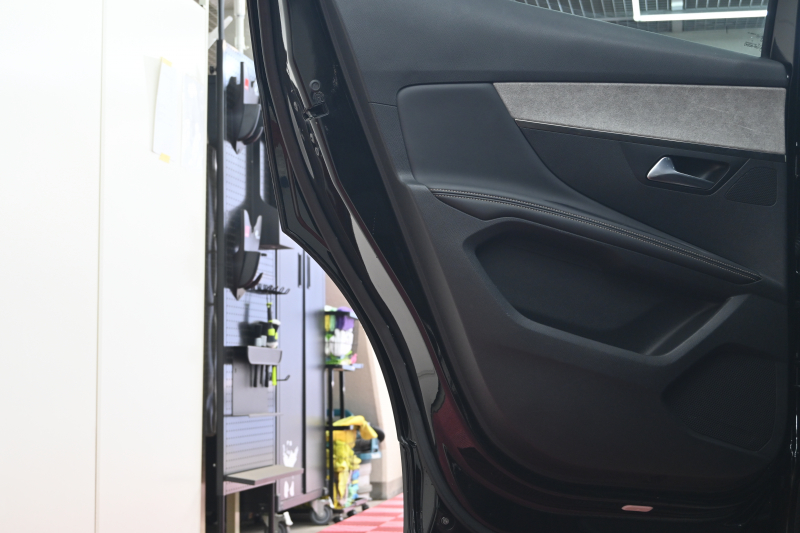 プジョー 3008 3008 GT ﾌﾞﾙｰHDi 　後期ﾓﾃﾞﾙ ACC LKA ﾊｰﾌ革 ﾊﾟﾉﾗﾏR 純正ﾅﾋﾞTV ﾘｱﾓﾆﾀｰ CarPlay Bｶﾒﾗ 前後ｺｰﾅｰｾﾝｻｰ 純正18ｲﾝﾁAW LEDﾗｲﾄ　新車保証継承可