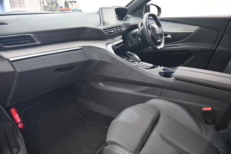 プジョー 3008 3008 GT ﾌﾞﾙｰHDi 　後期ﾓﾃﾞﾙ ACC LKA ﾊｰﾌ革 ﾊﾟﾉﾗﾏR 純正ﾅﾋﾞTV ﾘｱﾓﾆﾀｰ CarPlay Bｶﾒﾗ 前後ｺｰﾅｰｾﾝｻｰ 純正18ｲﾝﾁAW LEDﾗｲﾄ　新車保証継承可