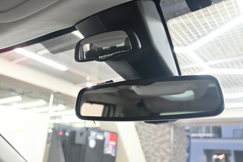 シトロエン ベルランゴ ﾄﾘｺ　1ｵｰﾅｰ 特別仕様車 Pｽﾀ ﾊﾟｰｷﾝｸﾞｾﾝｻｰ BSM ﾊﾟﾉﾗﾏR ﾌｧﾌﾞﾘｯｸｼｰﾄ 純正ﾅﾋﾞTV CarPlay ｱﾝﾋﾞｴﾝｽﾗｲﾄ 純正16AW　2年保証付