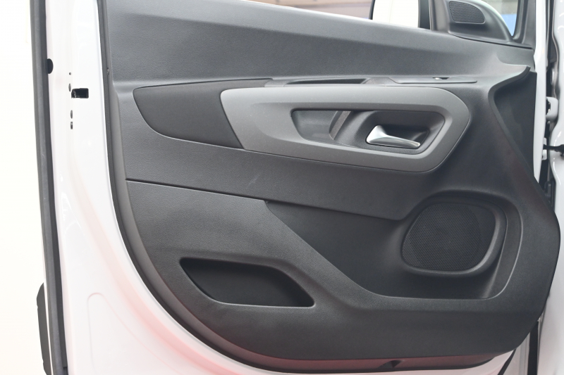 シトロエン ベルランゴ ﾄﾘｺ　1ｵｰﾅｰ 特別仕様車 Pｽﾀ ﾊﾟｰｷﾝｸﾞｾﾝｻｰ BSM ﾊﾟﾉﾗﾏR ﾌｧﾌﾞﾘｯｸｼｰﾄ 純正ﾅﾋﾞTV CarPlay ｱﾝﾋﾞｴﾝｽﾗｲﾄ 純正16AW　2年保証付