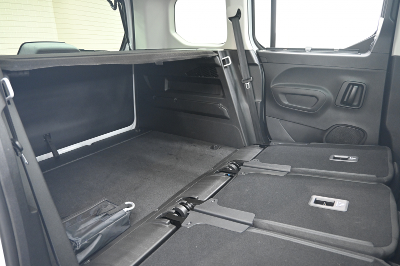 シトロエン ベルランゴ ﾄﾘｺ　1ｵｰﾅｰ 特別仕様車 Pｽﾀ ﾊﾟｰｷﾝｸﾞｾﾝｻｰ BSM ﾊﾟﾉﾗﾏR ﾌｧﾌﾞﾘｯｸｼｰﾄ 純正ﾅﾋﾞTV CarPlay ｱﾝﾋﾞｴﾝｽﾗｲﾄ 純正16AW　2年保証付