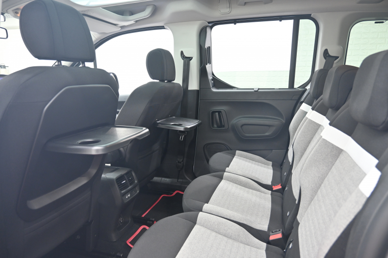 シトロエン ベルランゴ ﾄﾘｺ　1ｵｰﾅｰ 特別仕様車 Pｽﾀ ﾊﾟｰｷﾝｸﾞｾﾝｻｰ BSM ﾊﾟﾉﾗﾏR ﾌｧﾌﾞﾘｯｸｼｰﾄ 純正ﾅﾋﾞTV CarPlay ｱﾝﾋﾞｴﾝｽﾗｲﾄ 純正16AW　2年保証付