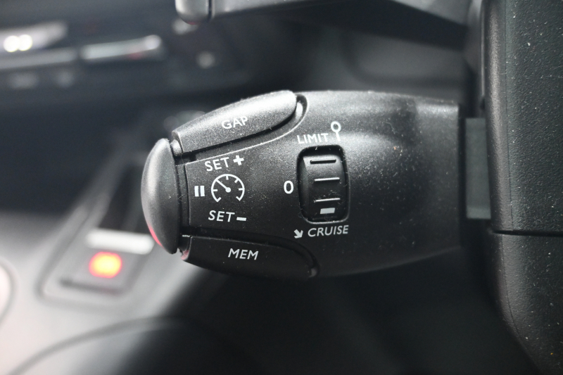 シトロエン ベルランゴ ﾄﾘｺ　1ｵｰﾅｰ 特別仕様車 Pｽﾀ ﾊﾟｰｷﾝｸﾞｾﾝｻｰ BSM ﾊﾟﾉﾗﾏR ﾌｧﾌﾞﾘｯｸｼｰﾄ 純正ﾅﾋﾞTV CarPlay ｱﾝﾋﾞｴﾝｽﾗｲﾄ 純正16AW　2年保証付