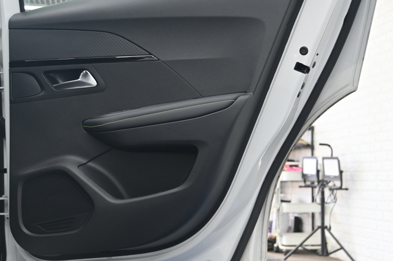 プジョー 2008 GT ﾄﾞﾗｲﾌﾞｴﾃﾞｨｼｮﾝ　特別仕様車 ACC Pｽﾀ ECO ﾊｰﾌ革 ﾊﾟﾉﾗﾏSR 純正ﾀｯﾁｽｸﾘｰﾝ CarPlay Bｶﾒﾗ 純正18ｲﾝﾁAW LEDﾗｲﾄ　2年保証付