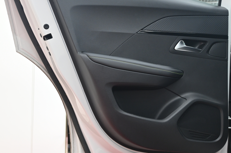 プジョー 2008 GT ﾄﾞﾗｲﾌﾞｴﾃﾞｨｼｮﾝ　特別仕様車 ACC Pｽﾀ ECO ﾊｰﾌ革 ﾊﾟﾉﾗﾏSR 純正ﾀｯﾁｽｸﾘｰﾝ CarPlay Bｶﾒﾗ 純正18ｲﾝﾁAW LEDﾗｲﾄ　2年保証付