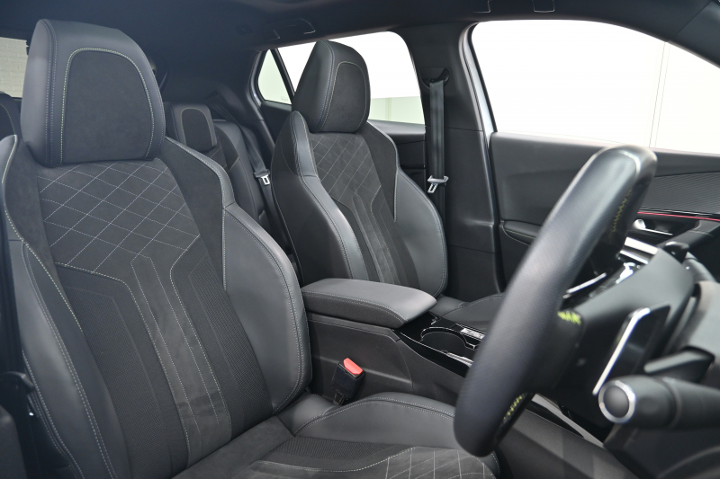 プジョー 2008 GT ﾄﾞﾗｲﾌﾞｴﾃﾞｨｼｮﾝ　特別仕様車 ACC Pｽﾀ ECO ﾊｰﾌ革 ﾊﾟﾉﾗﾏSR 純正ﾀｯﾁｽｸﾘｰﾝ CarPlay Bｶﾒﾗ 純正18ｲﾝﾁAW LEDﾗｲﾄ　2年保証付