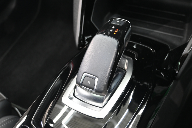 プジョー 2008 GT ﾄﾞﾗｲﾌﾞｴﾃﾞｨｼｮﾝ　特別仕様車 ACC Pｽﾀ ECO ﾊｰﾌ革 ﾊﾟﾉﾗﾏSR 純正ﾀｯﾁｽｸﾘｰﾝ CarPlay Bｶﾒﾗ 純正18ｲﾝﾁAW LEDﾗｲﾄ　2年保証付