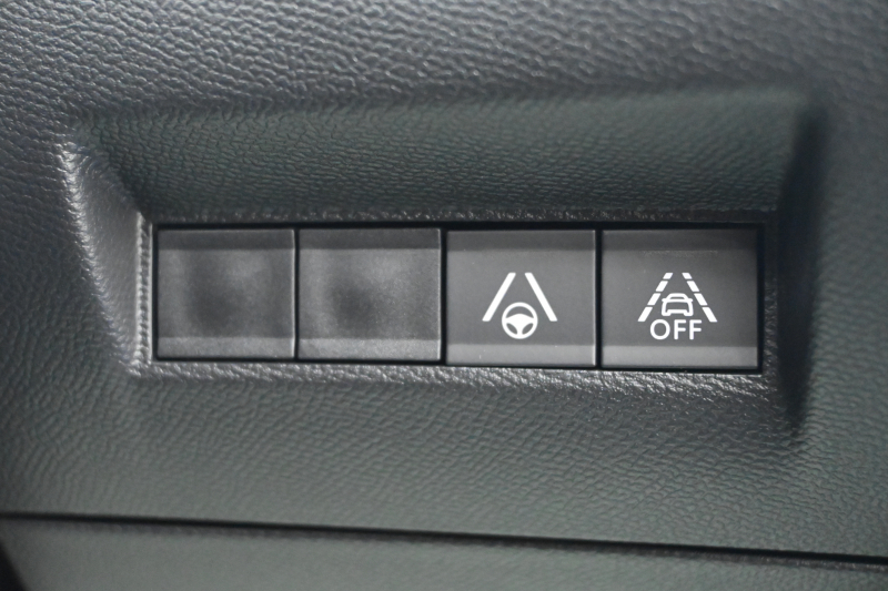 プジョー 2008 GT ﾄﾞﾗｲﾌﾞｴﾃﾞｨｼｮﾝ　特別仕様車 ACC Pｽﾀ ECO ﾊｰﾌ革 ﾊﾟﾉﾗﾏSR 純正ﾀｯﾁｽｸﾘｰﾝ CarPlay Bｶﾒﾗ 純正18ｲﾝﾁAW LEDﾗｲﾄ　2年保証付