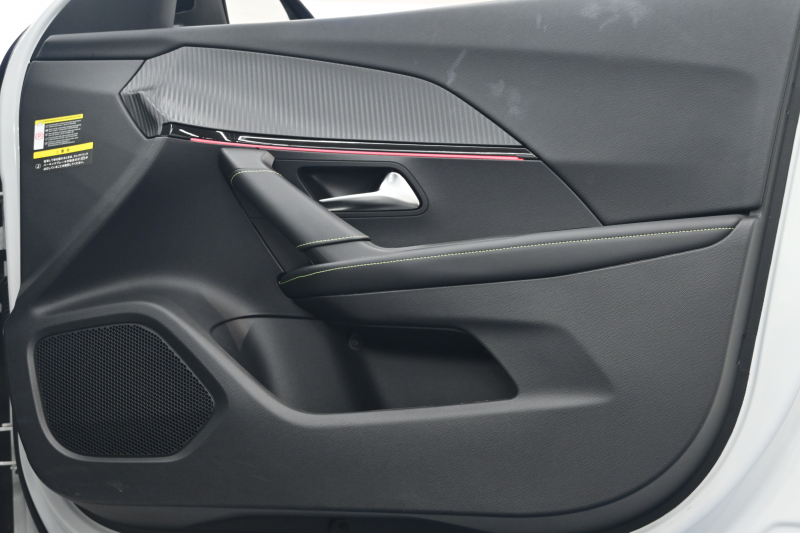 プジョー 2008 GT ﾄﾞﾗｲﾌﾞｴﾃﾞｨｼｮﾝ　特別仕様車 ACC Pｽﾀ ECO ﾊｰﾌ革 ﾊﾟﾉﾗﾏSR 純正ﾀｯﾁｽｸﾘｰﾝ CarPlay Bｶﾒﾗ 純正18ｲﾝﾁAW LEDﾗｲﾄ　2年保証付