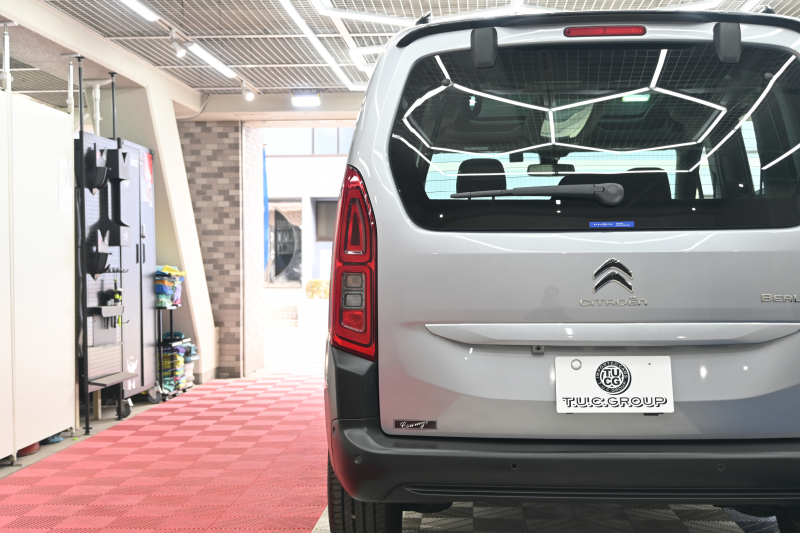 シトロエン ベルランゴ ｼｬｲﾝ　Pｽﾀ ﾊﾟｰｷﾝｸﾞｾﾝｻｰ BSM ﾊﾟﾉﾗﾏR ﾌｧﾌﾞﾘｯｸｼｰﾄ 純正ﾀｯﾁｽｸﾘｰﾝ CarPlay ｱﾝﾋﾞｴﾝｽﾗｲﾄ 純正16ｲﾝﾁAW　2年保証付