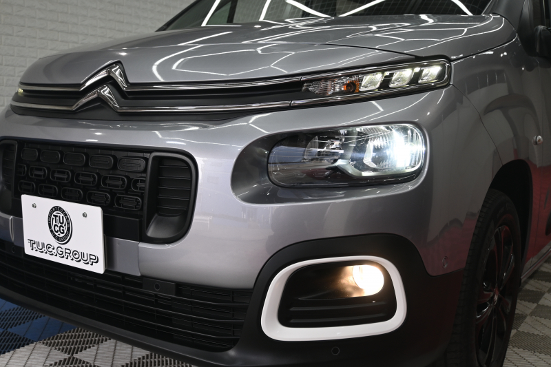 シトロエン ベルランゴ ｼｬｲﾝ　Pｽﾀ ﾊﾟｰｷﾝｸﾞｾﾝｻｰ BSM ﾊﾟﾉﾗﾏR ﾌｧﾌﾞﾘｯｸｼｰﾄ 純正ﾀｯﾁｽｸﾘｰﾝ CarPlay ｱﾝﾋﾞｴﾝｽﾗｲﾄ 純正16ｲﾝﾁAW　2年保証付