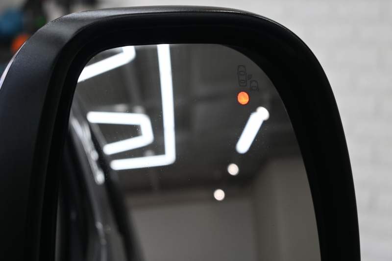 シトロエン ベルランゴ ｼｬｲﾝ　Pｽﾀ ﾊﾟｰｷﾝｸﾞｾﾝｻｰ BSM ﾊﾟﾉﾗﾏR ﾌｧﾌﾞﾘｯｸｼｰﾄ 純正ﾀｯﾁｽｸﾘｰﾝ CarPlay ｱﾝﾋﾞｴﾝｽﾗｲﾄ 純正16ｲﾝﾁAW　2年保証付