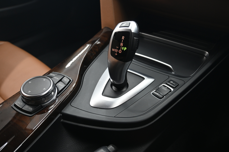 BMW 4シリーズ 420iｸﾞﾗﾝｸｰﾍﾟ ﾗｸﾞｼﾞｭｱﾘｰ　ｺﾝﾌｫA ACC ｲﾝﾃﾘS LCW LKA 茶革 純正HDDﾅﾋﾞ BTｵｰﾃﾞｨｵ&TEL Bｶﾒﾗ 純正18AW ﾘｱPDC　2年保証付