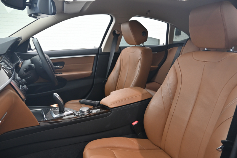 BMW 4シリーズ 420iｸﾞﾗﾝｸｰﾍﾟ ﾗｸﾞｼﾞｭｱﾘｰ　ｺﾝﾌｫA ACC ｲﾝﾃﾘS LCW LKA 茶革 純正HDDﾅﾋﾞ BTｵｰﾃﾞｨｵ&TEL Bｶﾒﾗ 純正18AW ﾘｱPDC　2年保証付