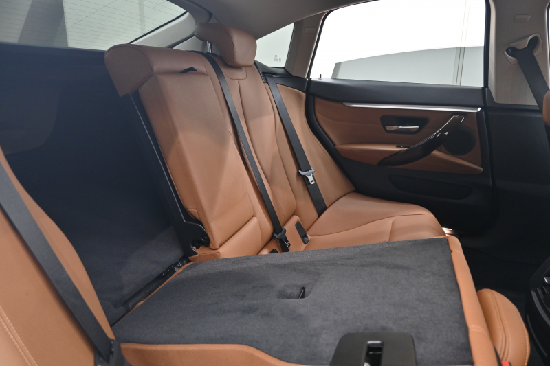 BMW 4シリーズ 420iｸﾞﾗﾝｸｰﾍﾟ ﾗｸﾞｼﾞｭｱﾘｰ　ｺﾝﾌｫA ACC ｲﾝﾃﾘS LCW LKA 茶革 純正HDDﾅﾋﾞ BTｵｰﾃﾞｨｵ&TEL Bｶﾒﾗ 純正18AW ﾘｱPDC　2年保証付