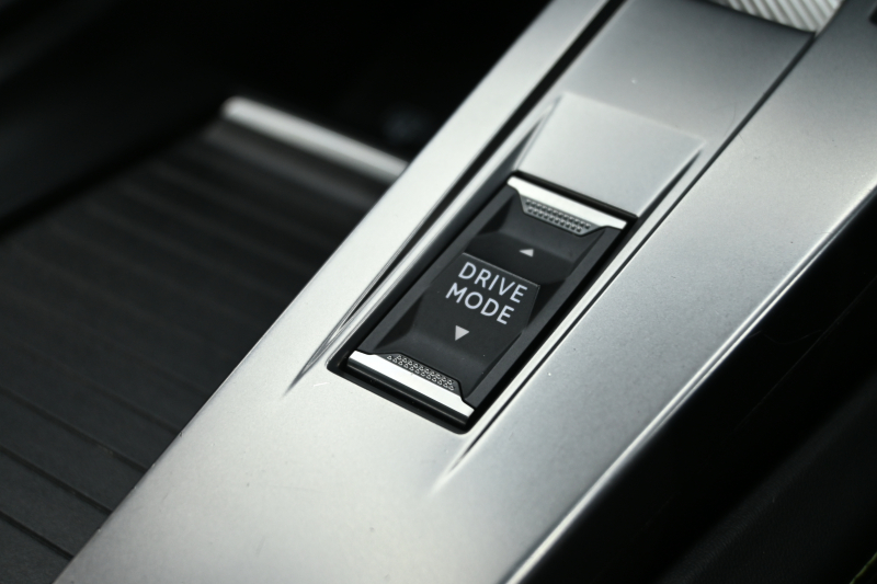 プジョー 308 SW GT ﾌﾞﾙｰHDi　1ｵｰﾅｰ ACC BSM ﾊｰﾌﾚｻﾞｰ ﾊﾟﾉﾗﾏSR 純正ﾅﾋﾞ CarPlay i-Connect 360ｶﾒﾗ LEDﾍｯﾄﾞﾗｲﾄ 純正18AW　2年保証付