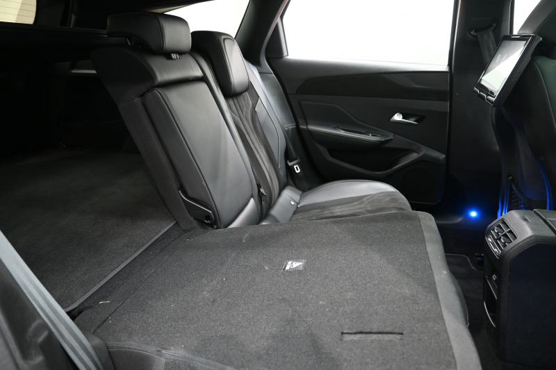 プジョー 308 SW GT ﾌﾞﾙｰHDi　1ｵｰﾅｰ ACC BSM ﾊｰﾌﾚｻﾞｰ ﾊﾟﾉﾗﾏSR 純正ﾅﾋﾞ CarPlay i-Connect 360ｶﾒﾗ LEDﾍｯﾄﾞﾗｲﾄ 純正18AW　2年保証付